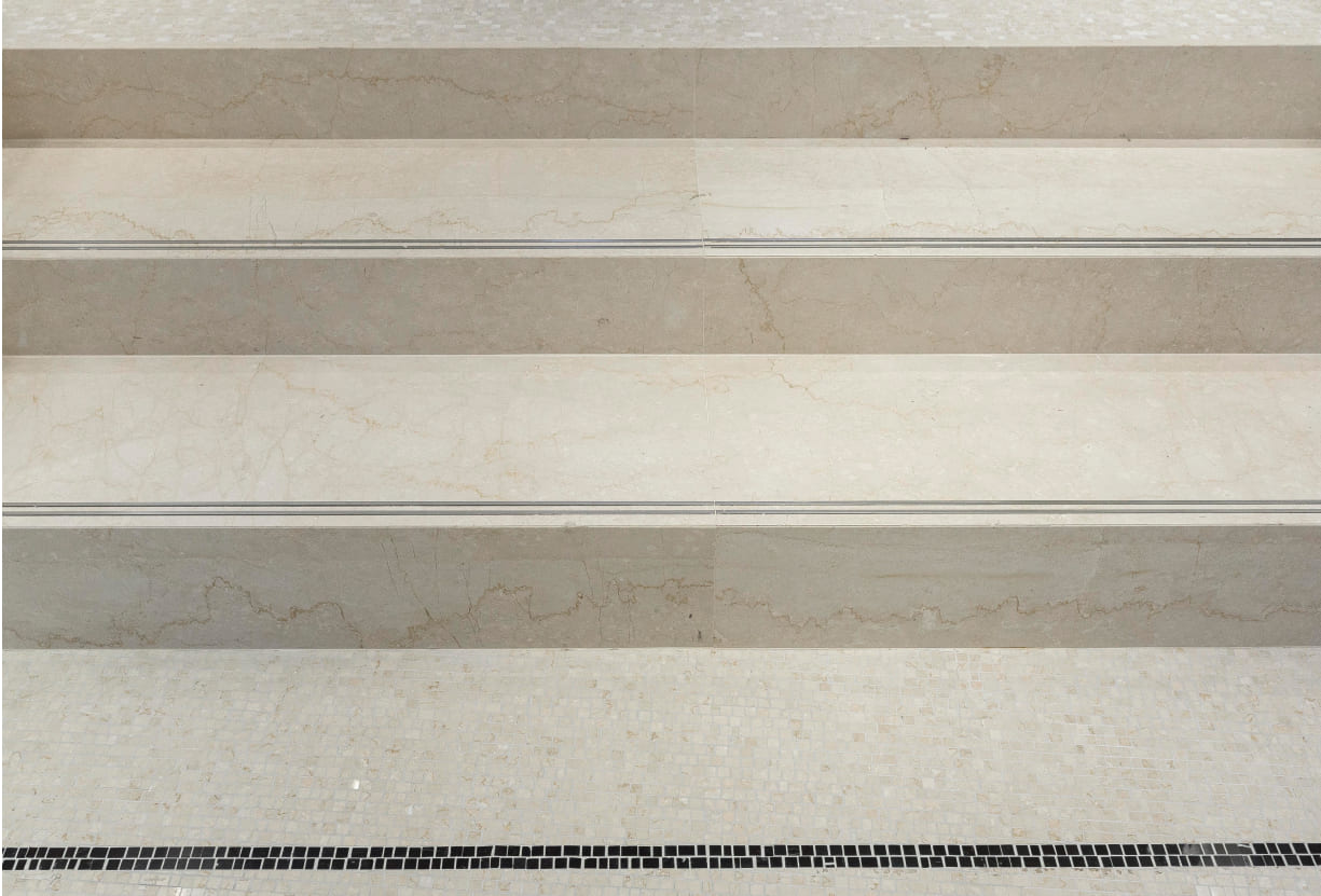 Escalier blanc marbre