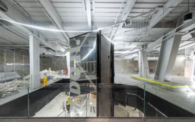 Les coulisses de l’installation de l’escalier monumental du flagship Nike à Paris